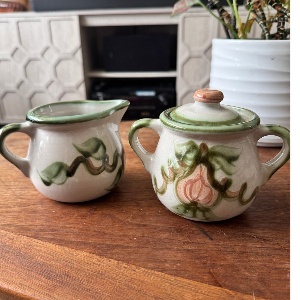 VNTG John B Taylor Louisville Stoneware Creamer & Covered Sugar Bowl Set